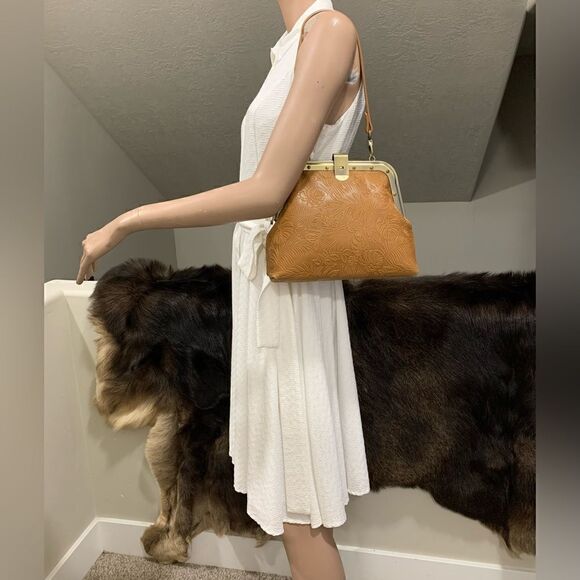 Handmade Genuine Leather Embossed Leaves Metal Push-lock Shoulder Bag/Crossbody - Picture 2 of 16